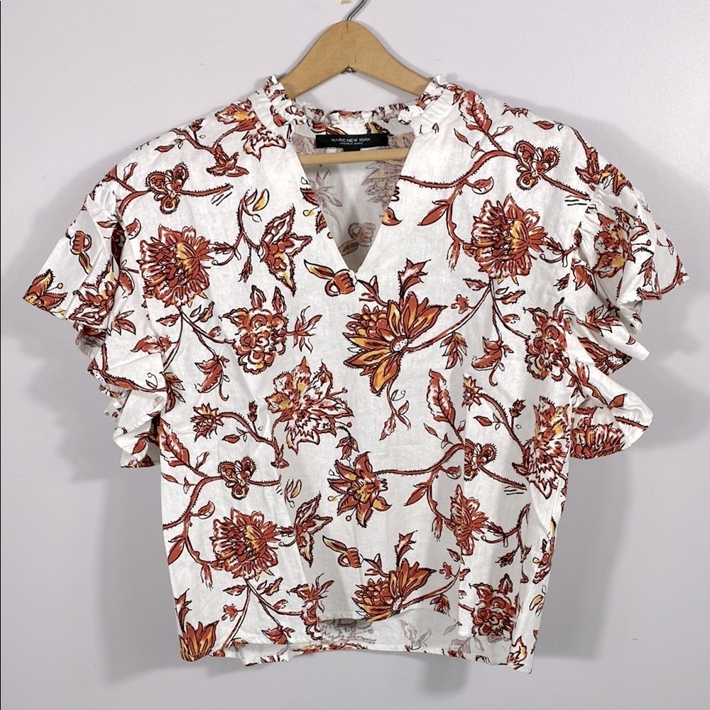 🌸Marc New York Andrew Marc floral linen blend top flutter sleeve size medium